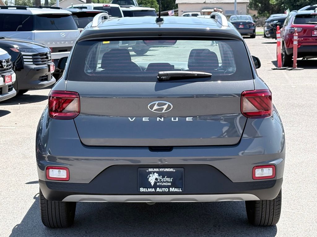 2025 Hyundai Venue SEL - Photo 6