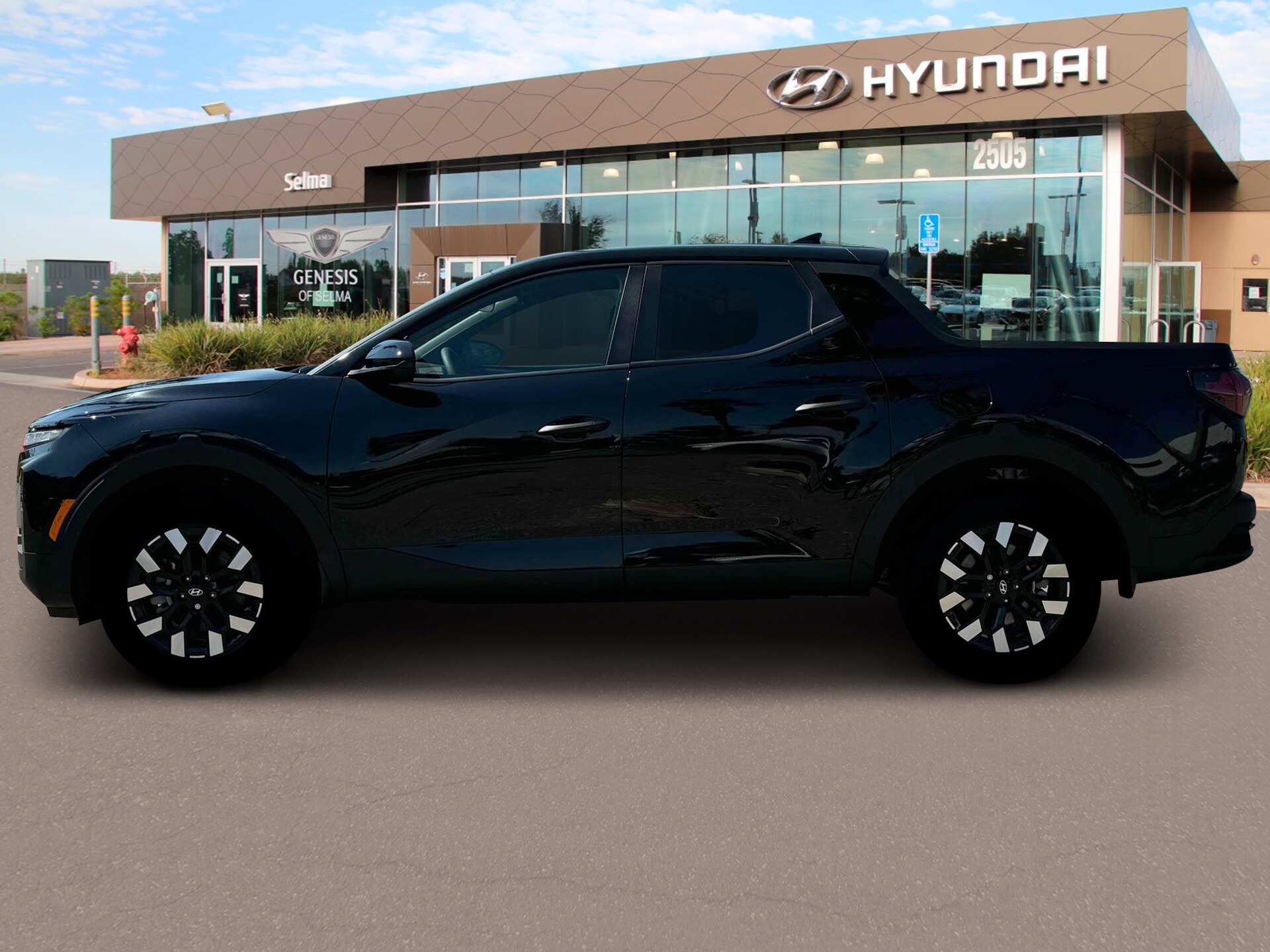 2025 Hyundai Santa Cruz SE photo 3