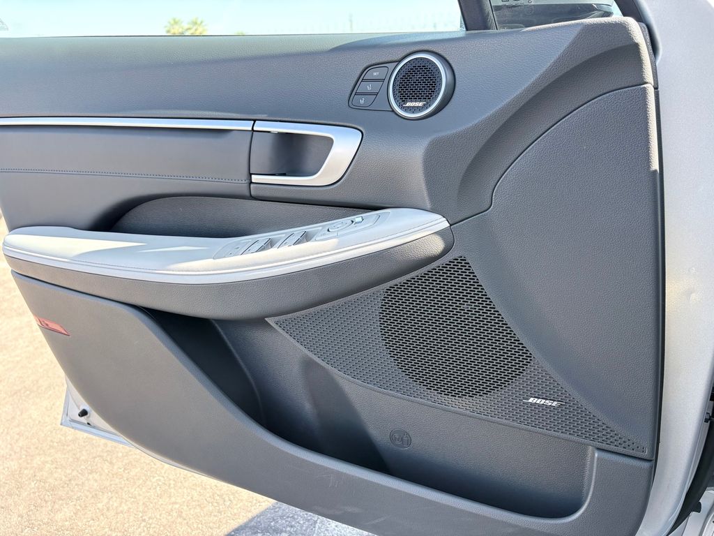 2025 Hyundai Sonata Hybrid Limited - Photo 13