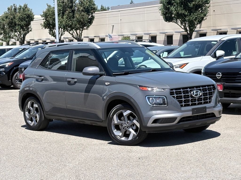 Used 2025 Hyundai Venue SEL SUV