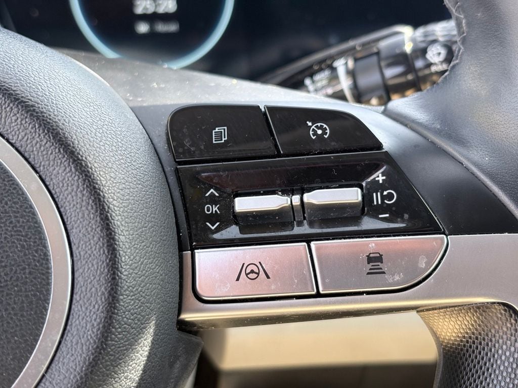 2023 Hyundai Elantra Limited - Photo 14