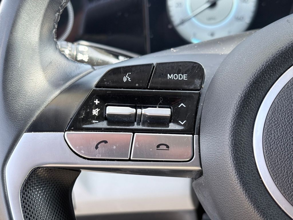 2023 Hyundai Elantra Limited - Photo 13