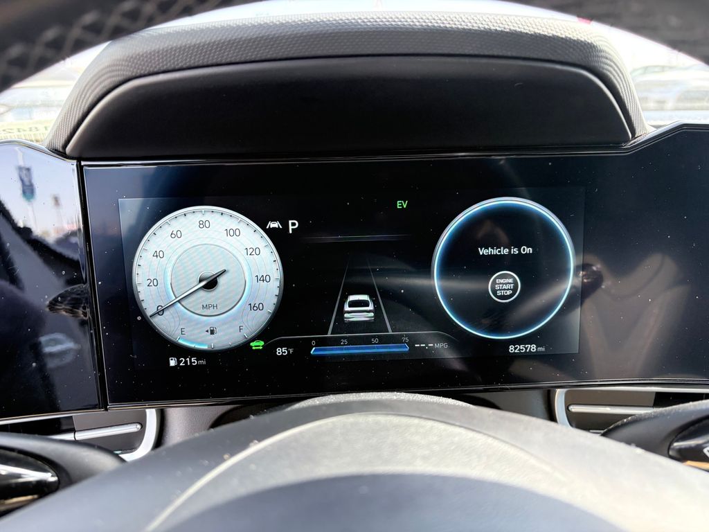 2023 Hyundai Elantra Limited - Photo 23