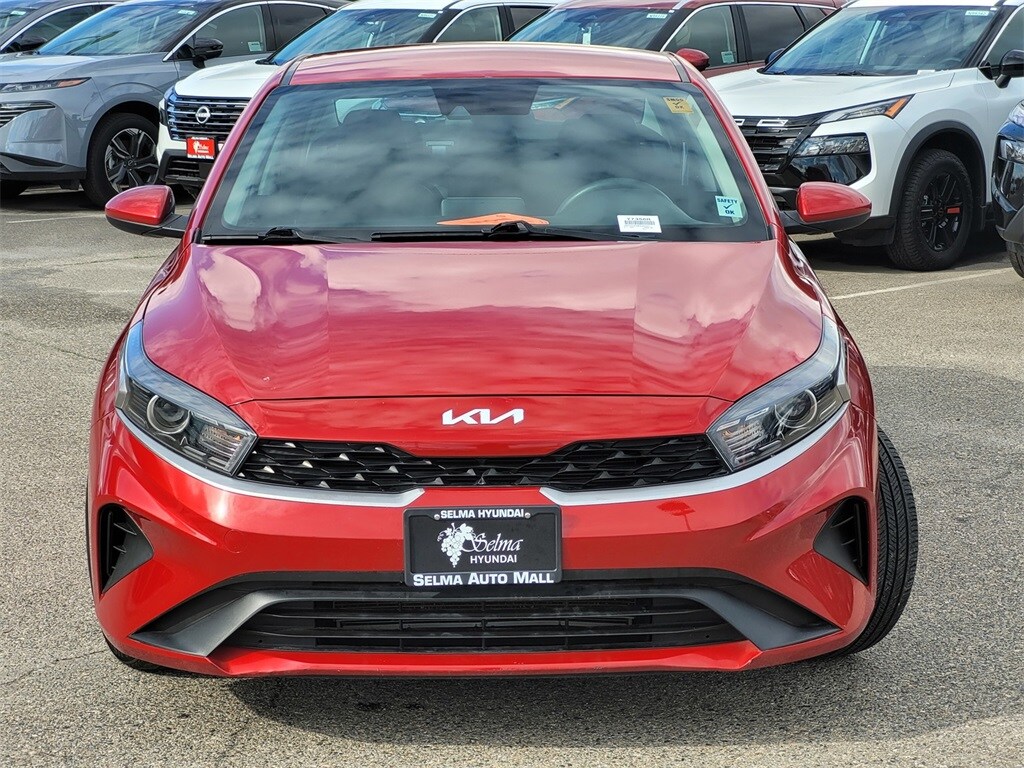 2023 Kia Forte LXS photo 2