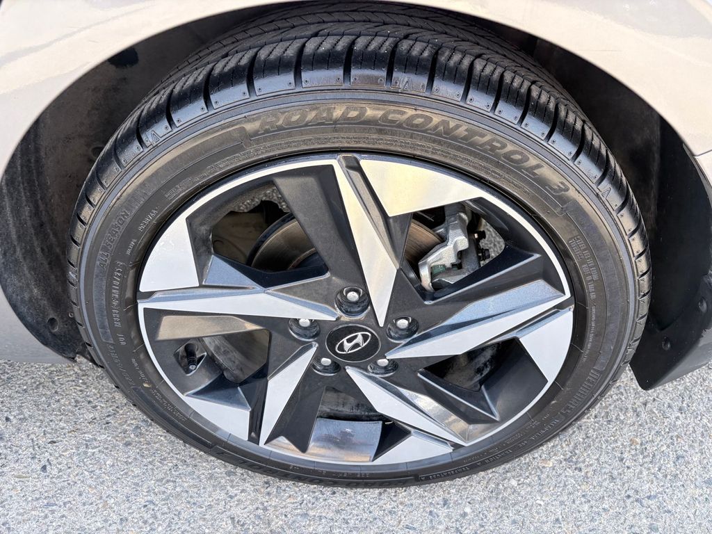 2023 Hyundai Elantra Limited - Photo 26