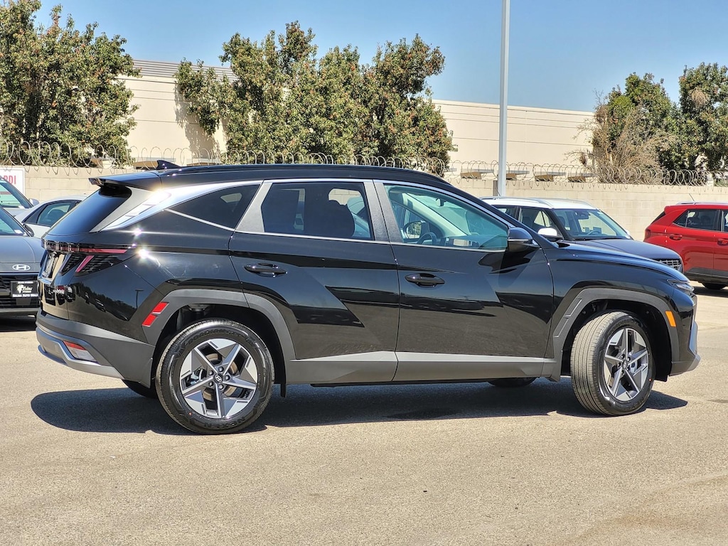 New 2025 Hyundai Tucson Hybrid SEL Convenience SUV