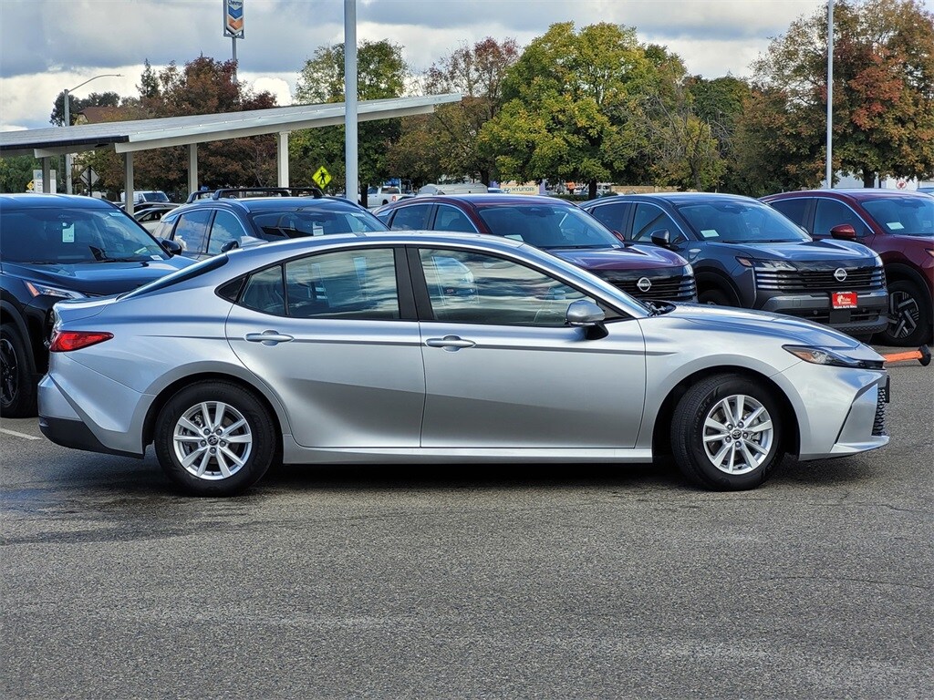 2025 Toyota Camry LE photo 3