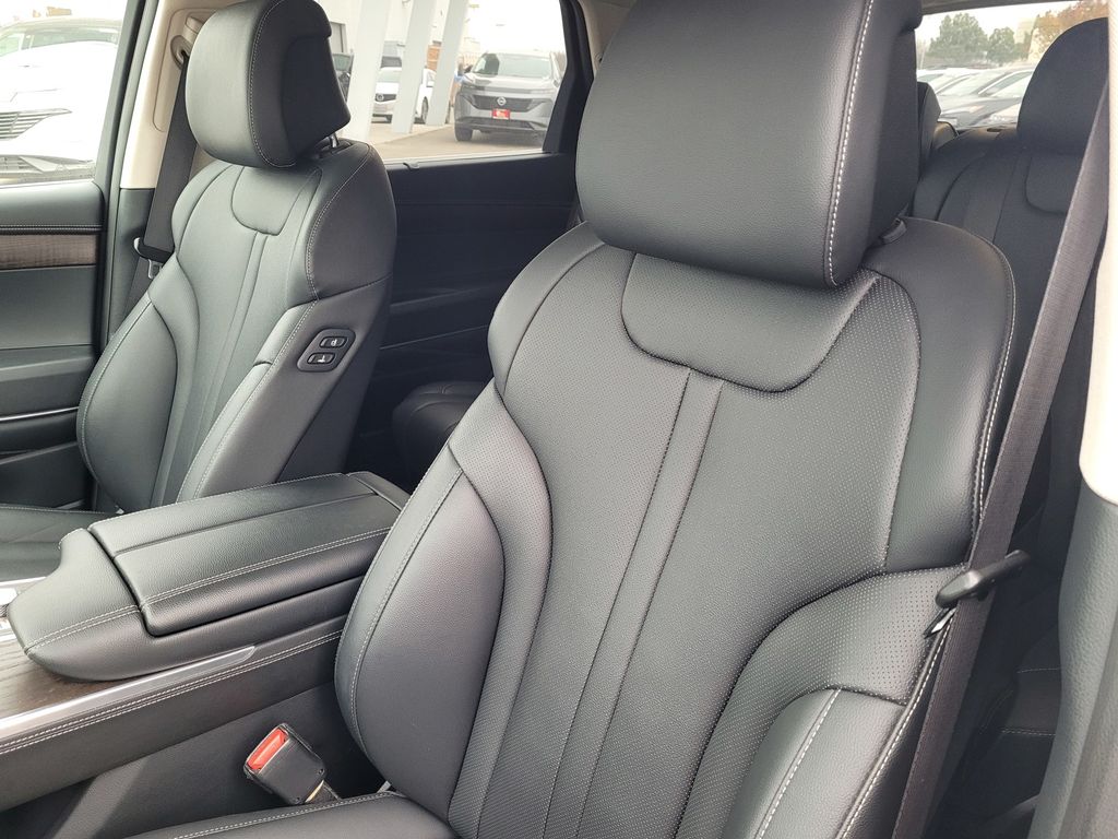 2024 GENESIS GV80 - Photo 14