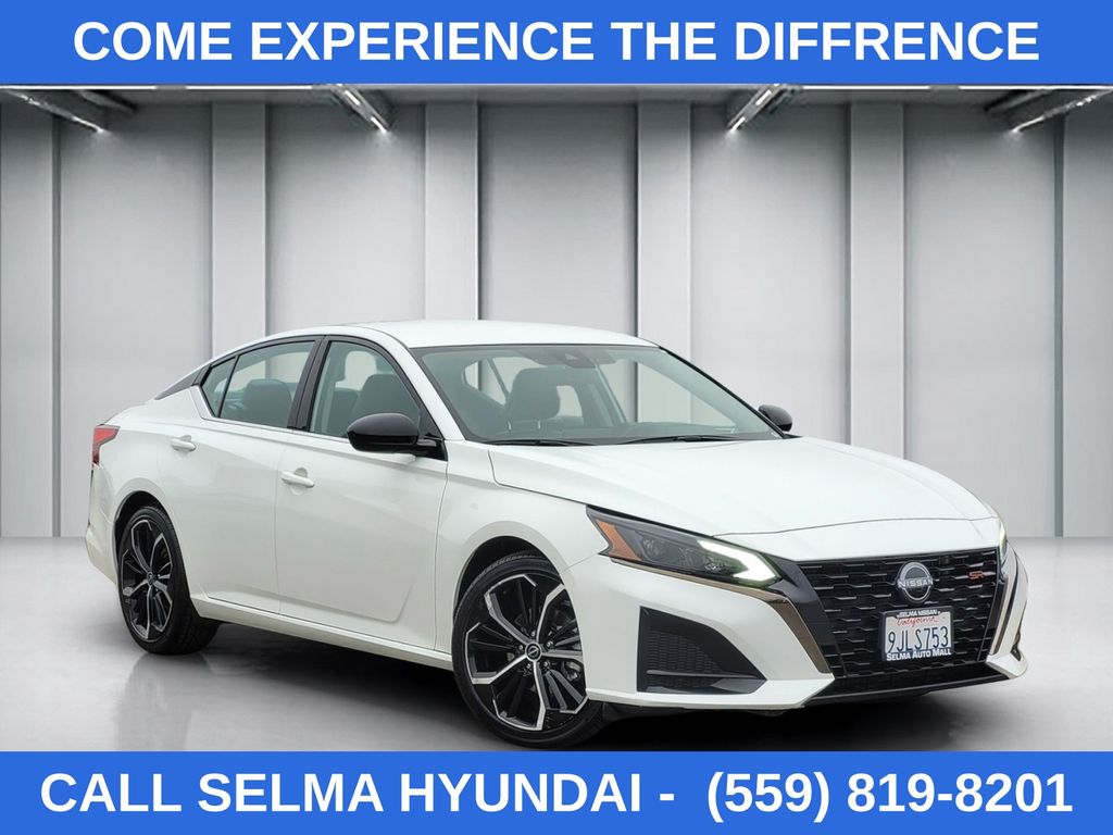2023 Nissan Altima SR