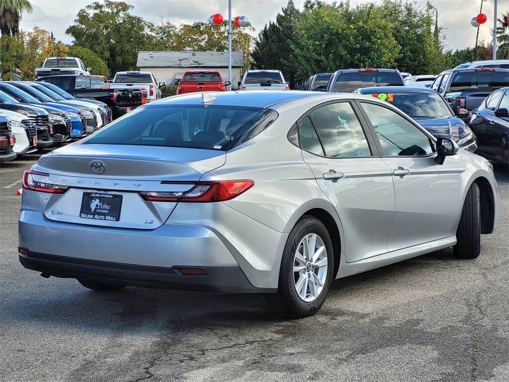2025 Toyota Camry LE photo 4