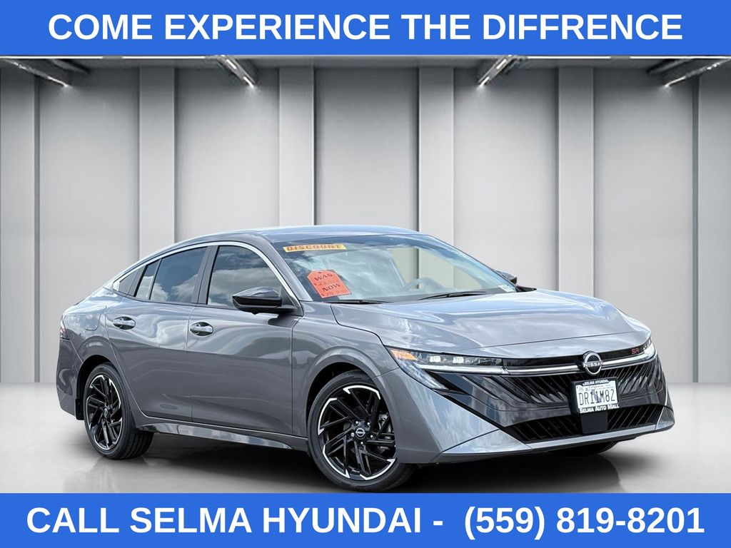 2026 Nissan Sentra SR CVT's photo
