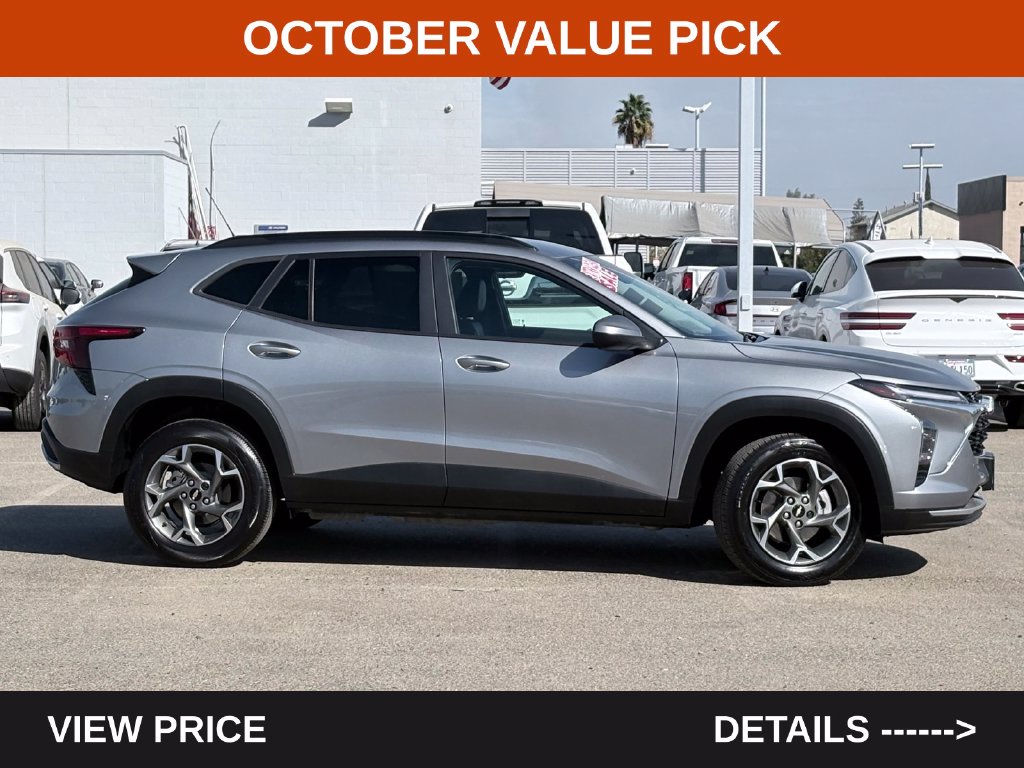 Used 2025 Chevrolet Trax LT SUV
