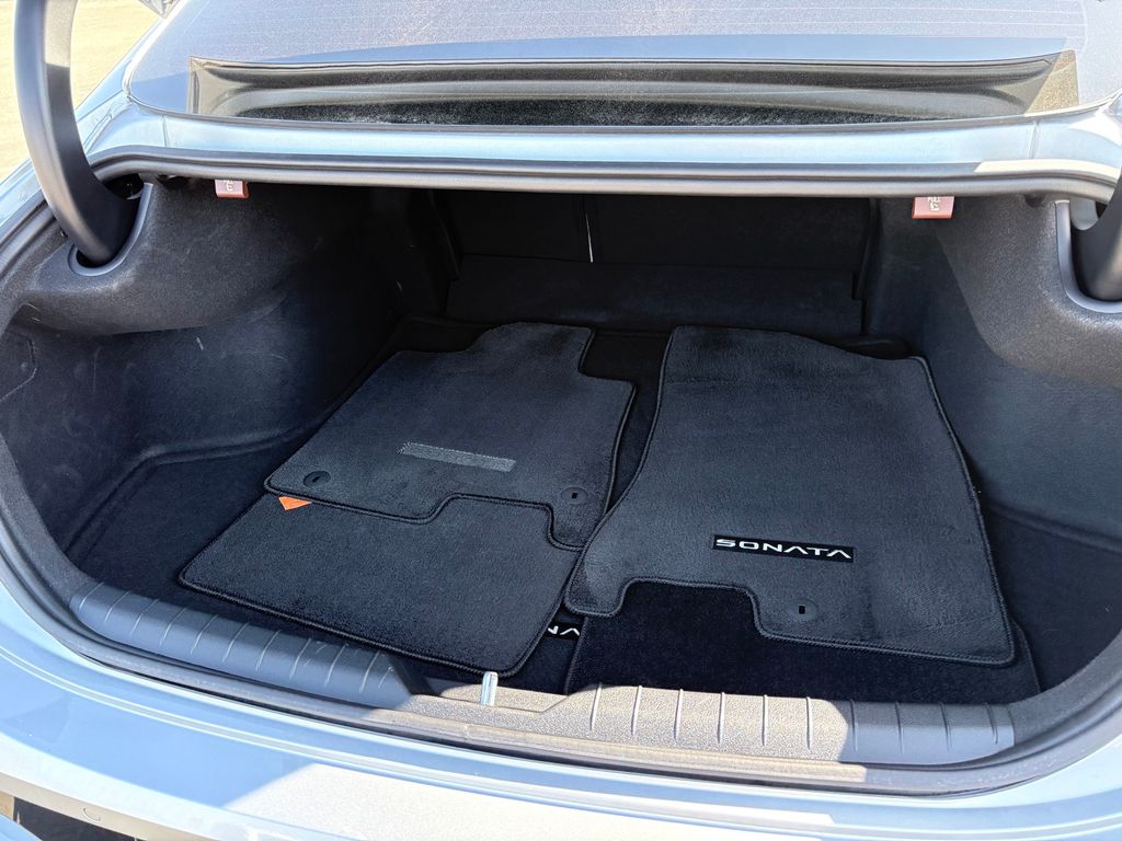 2025 Hyundai Sonata Hybrid Limited - Photo 26