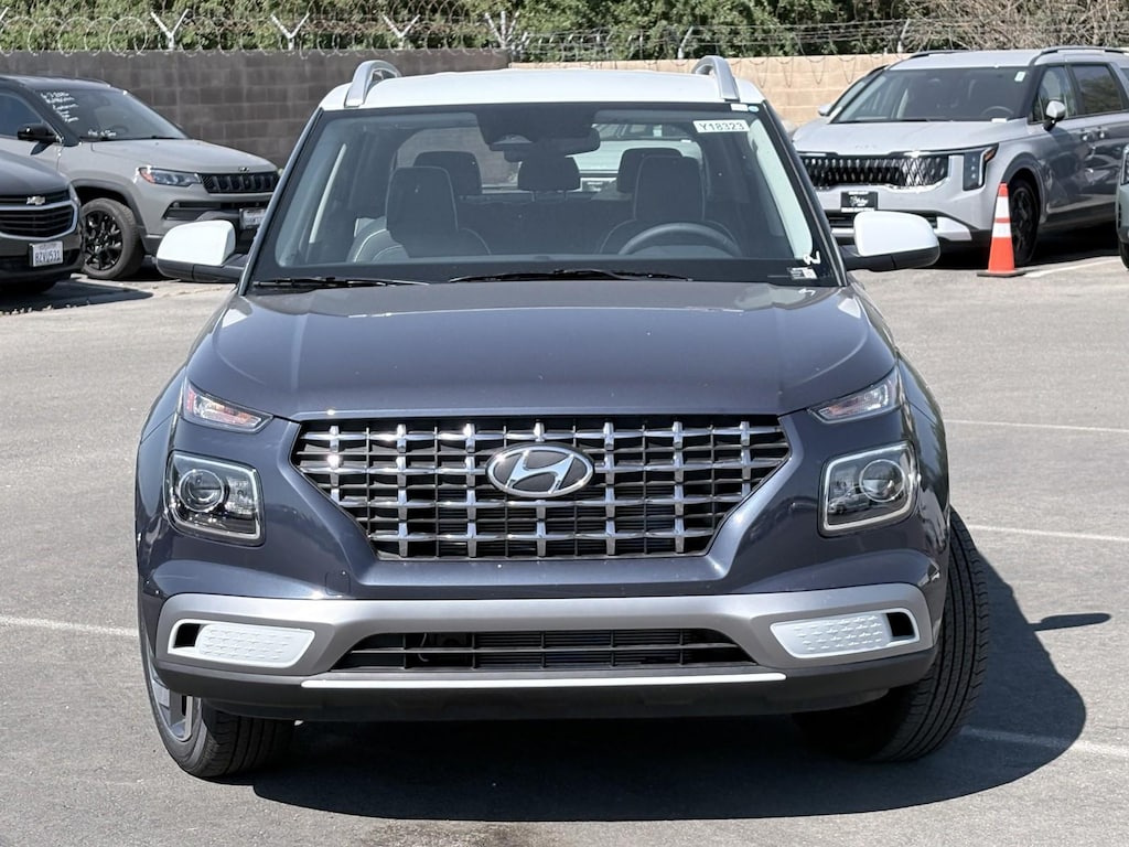 New 2026 Hyundai Venue SEL w/Two-Tone Roof SUV