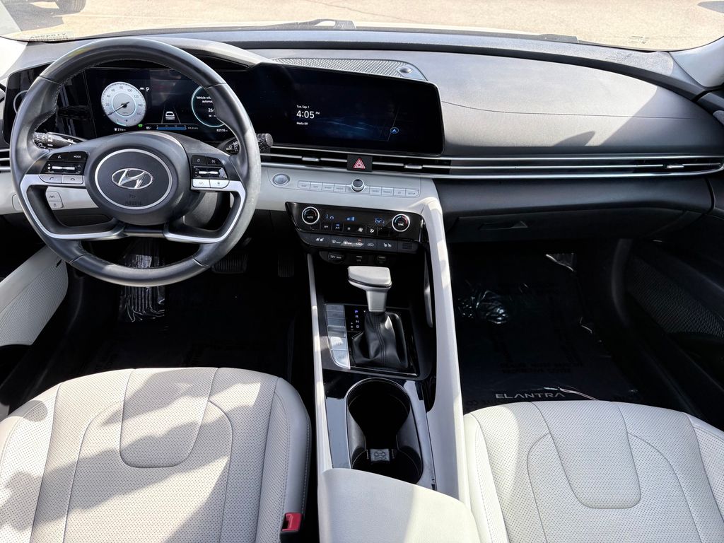 2023 Hyundai Elantra Limited - Photo 8