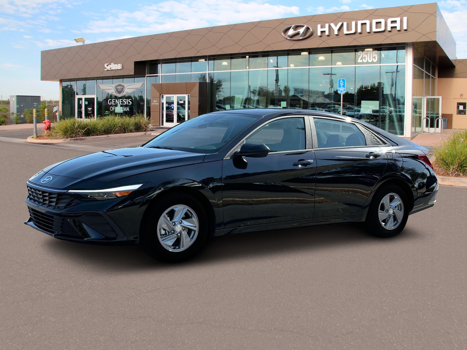 2025 Hyundai Elantra SE photo 2