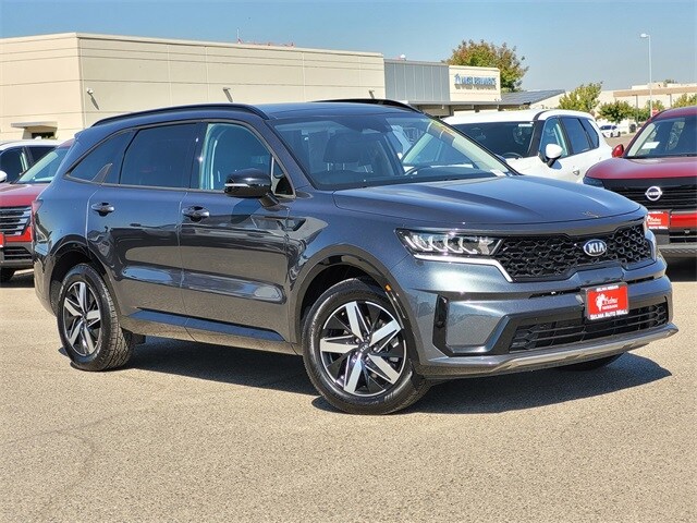 2021 Kia Sorento S photo 2