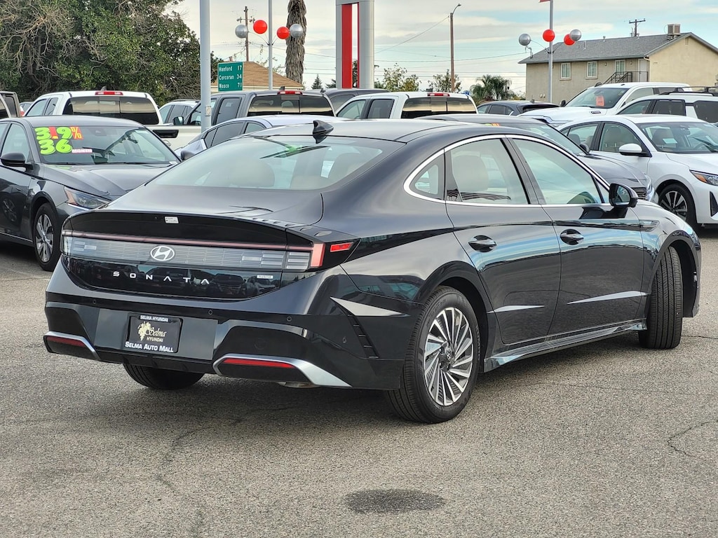 New 2025 Hyundai Sonata Hybrid Limited Sedan