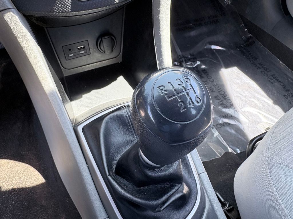 2016 Hyundai Accent SE - Photo 17