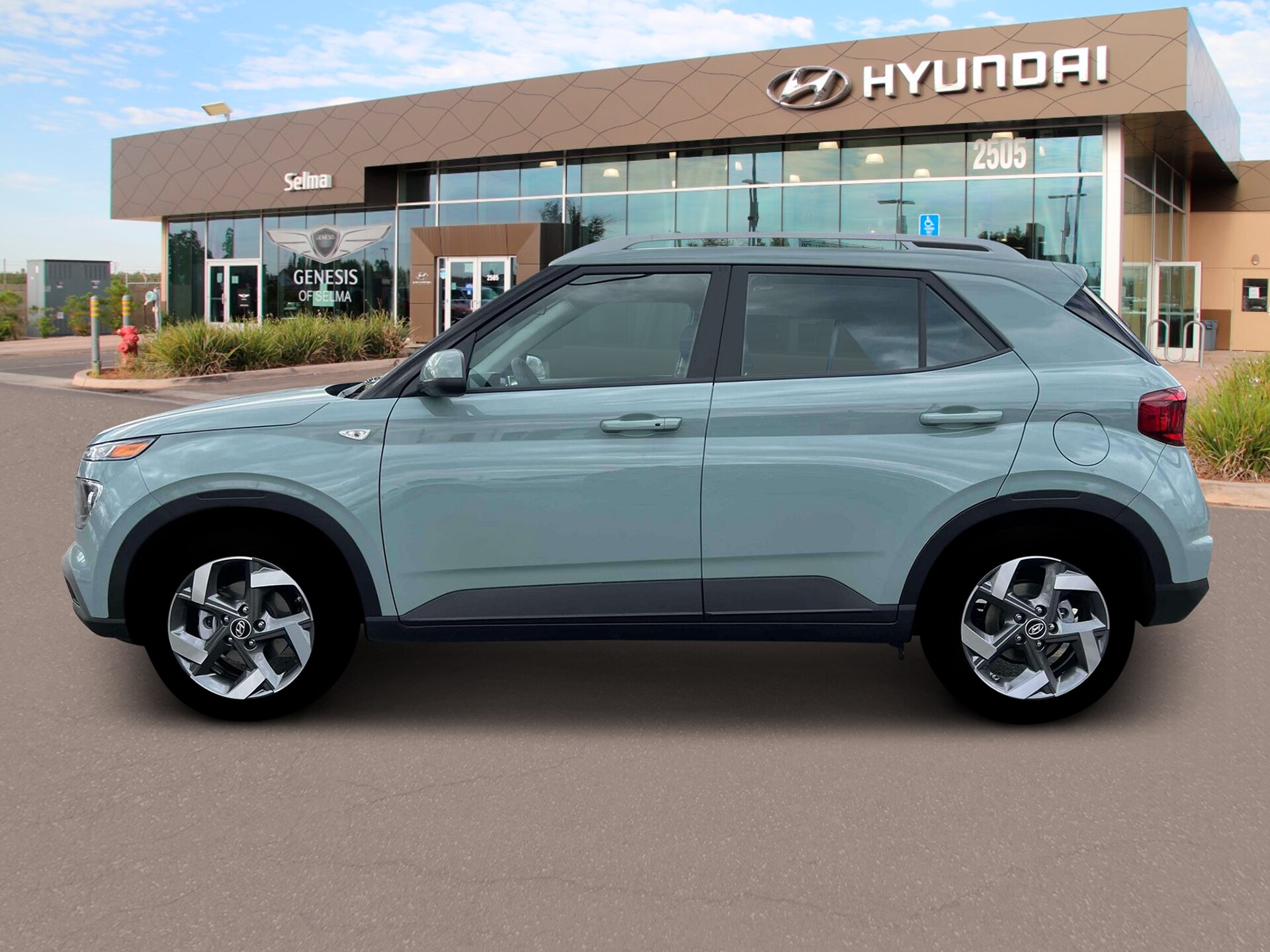 2025 Hyundai Venue SEL photo 2