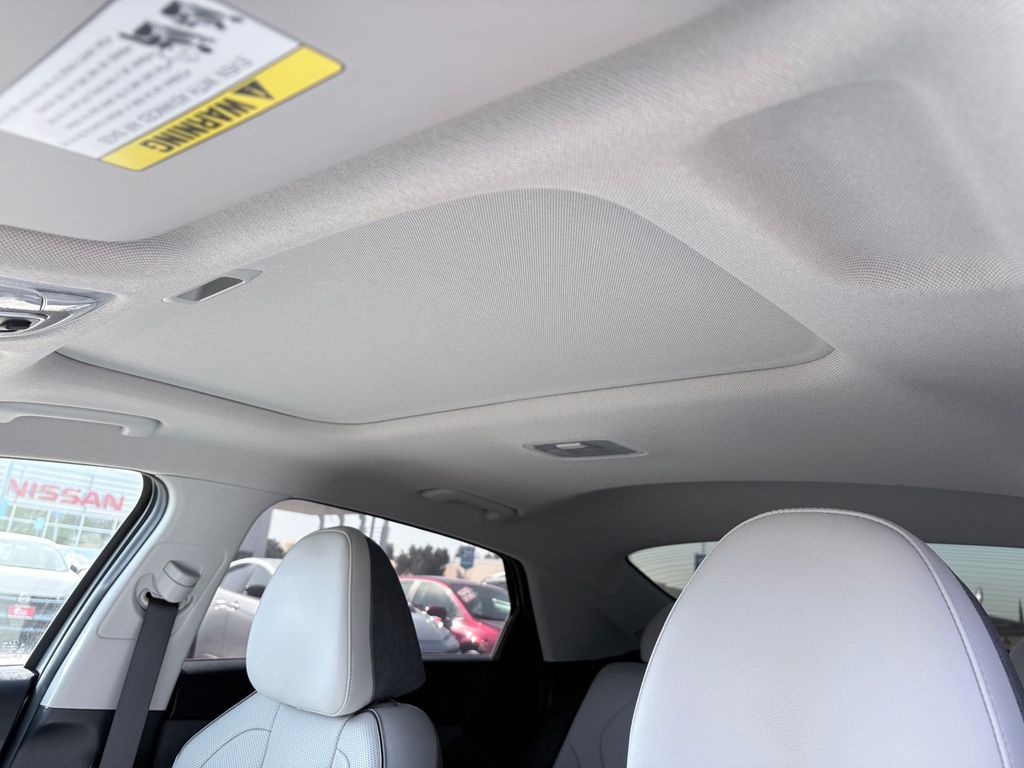 2023 Hyundai Elantra Limited - Photo 11