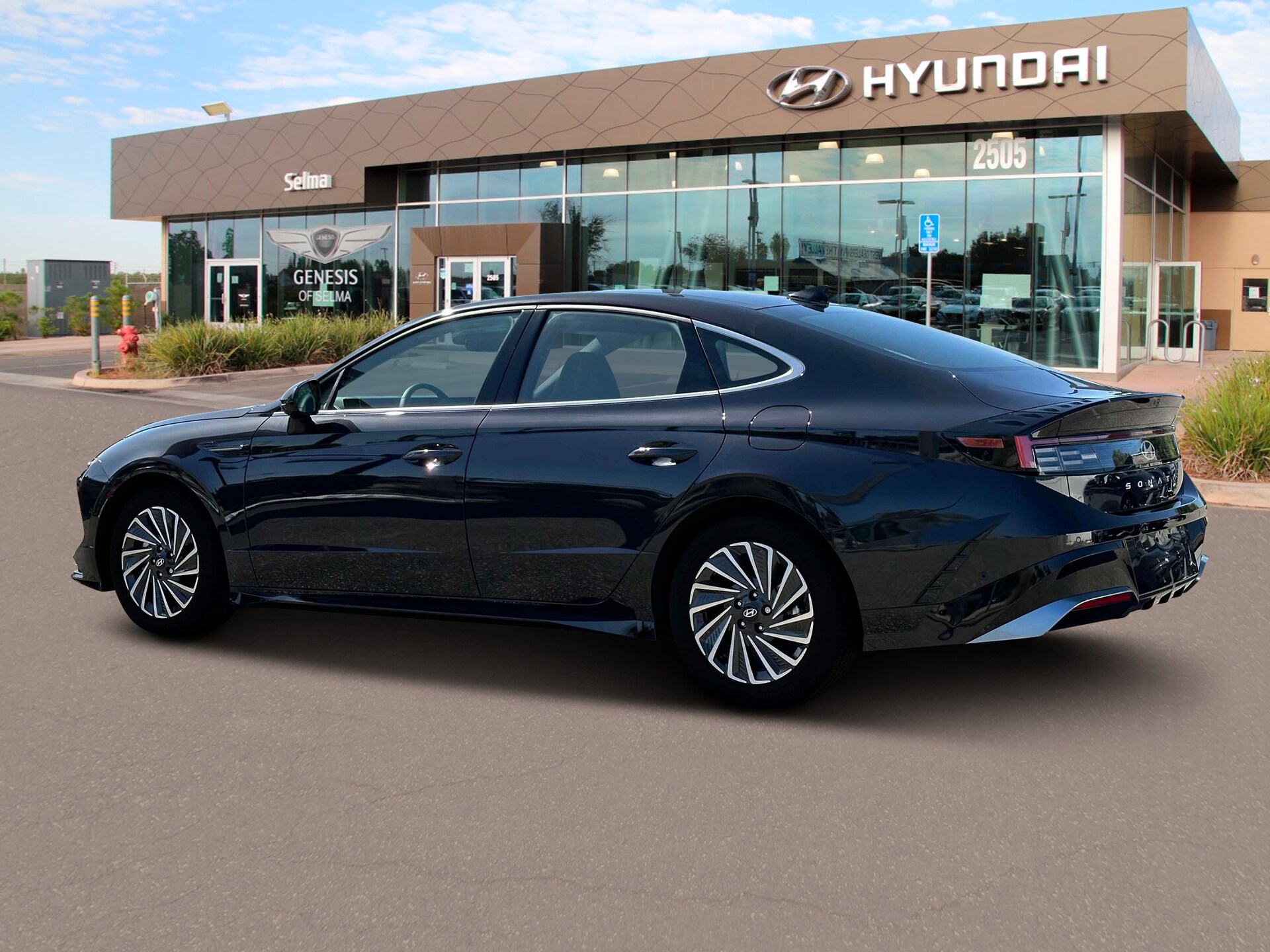 2025 Hyundai Sonata Hybrid Limited photo 4