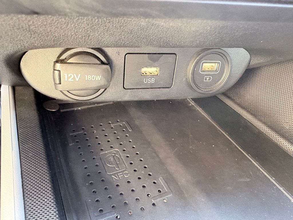 2023 Hyundai Elantra Limited - Photo 20