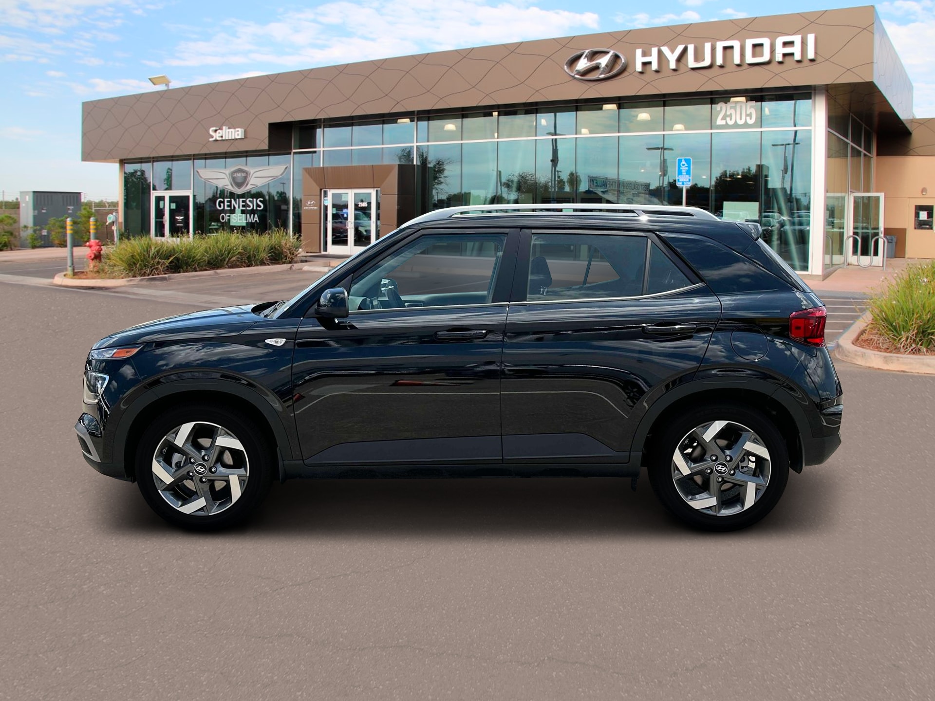 2025 Hyundai Venue SEL photo 3