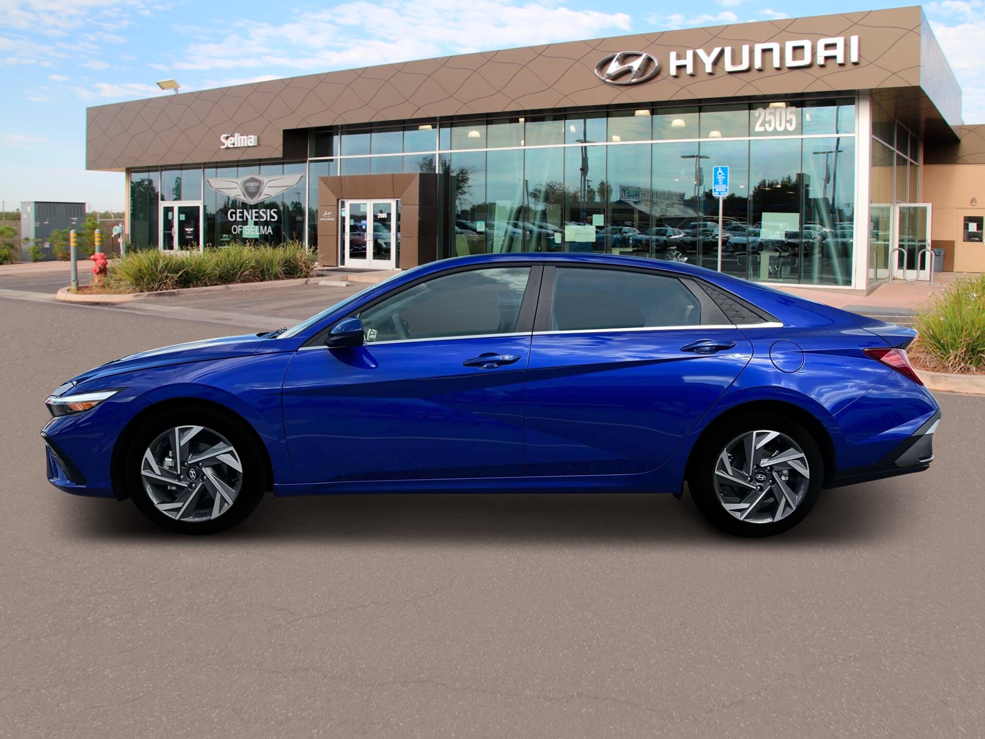 2025 Hyundai Elantra SEL Convenience photo 3