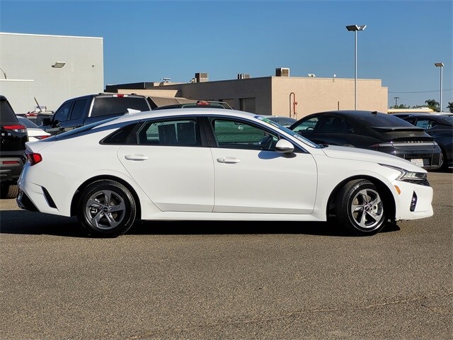 2023 Kia K5 LXS photo 2