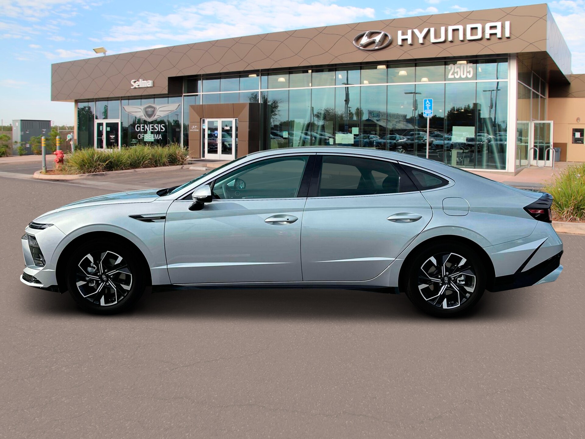 2025 Hyundai Sonata SEL photo 3