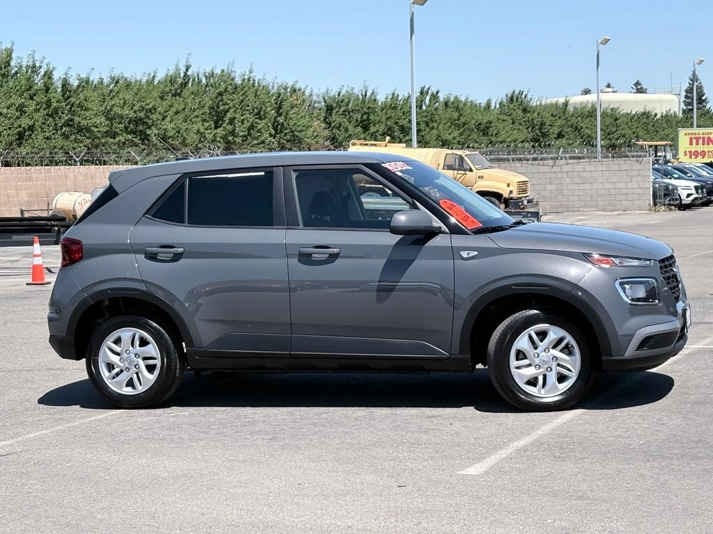 Used 2025 Hyundai Venue SE SUV