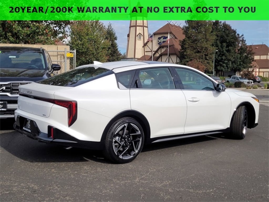 New 2025 Kia K4 GT-Line Sedan
