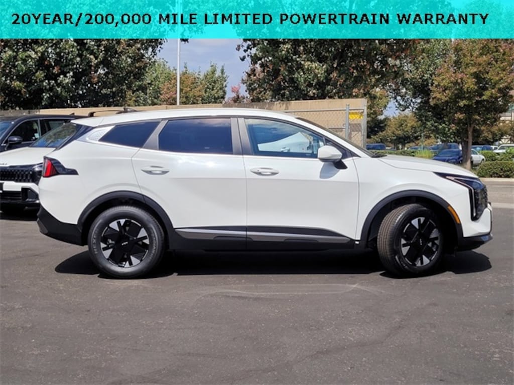 New 2026 Kia Sportage Hybrid LX SUV