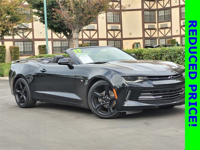 2017 Chevrolet Camaro 2LT photo 2