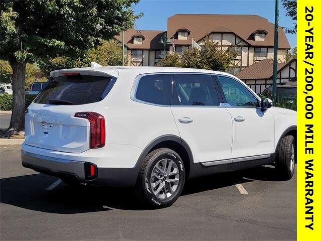 2025 Kia Telluride LX photo 4