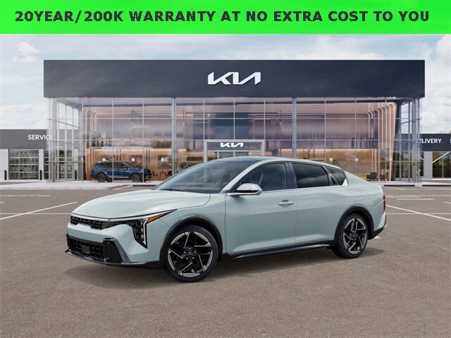 2025 Kia K4 GT-Line photo 3