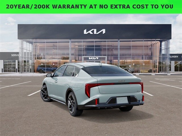 2025 Kia K4 GT-Line photo 4
