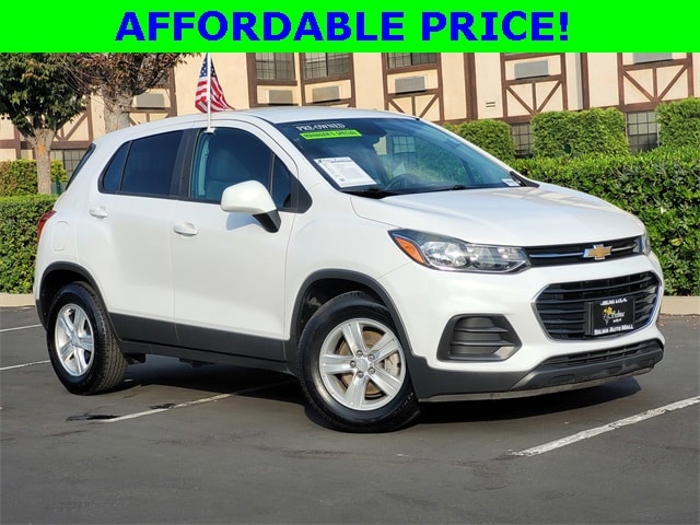 Used 2020 Chevrolet Trax LS with VIN 3GNCJKSB1LL280000 for sale in Selma, CA