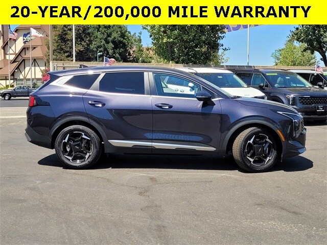 2026 Kia Sportage EX photo 3