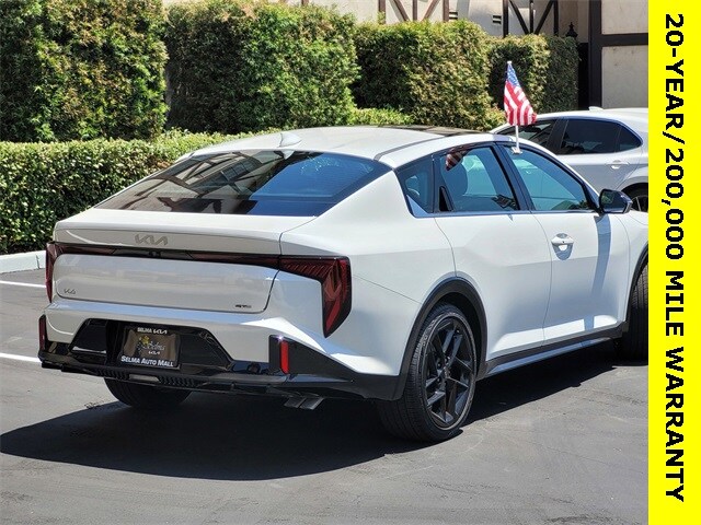 2025 Kia K4 GT-Line Turbo photo 4