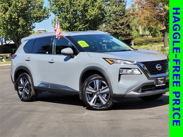 2022 Nissan Rogue SL photo 2