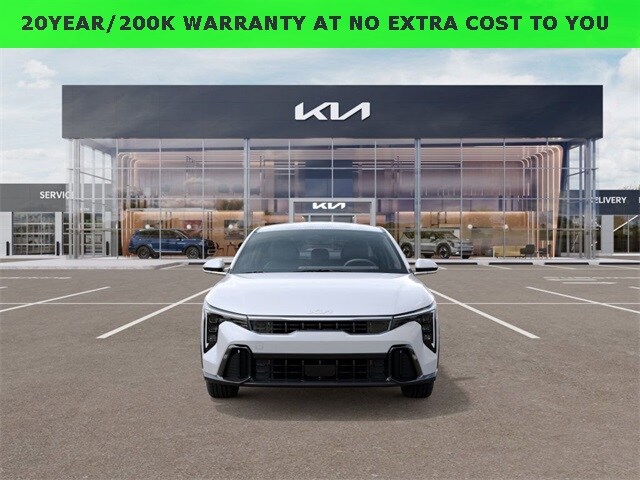 2025 Kia K4 GT-Line photo 2