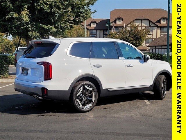 2025 Kia Telluride S photo 4