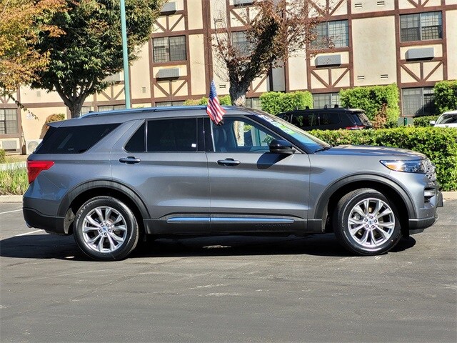 2023 Ford Explorer Limited photo 2