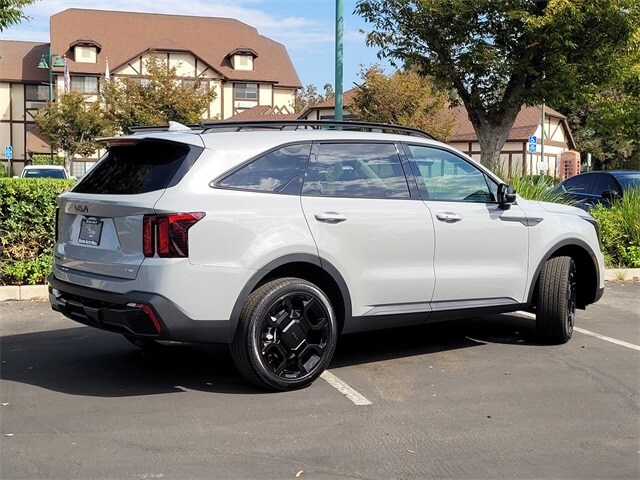 2026 Kia Sorento EX photo 4