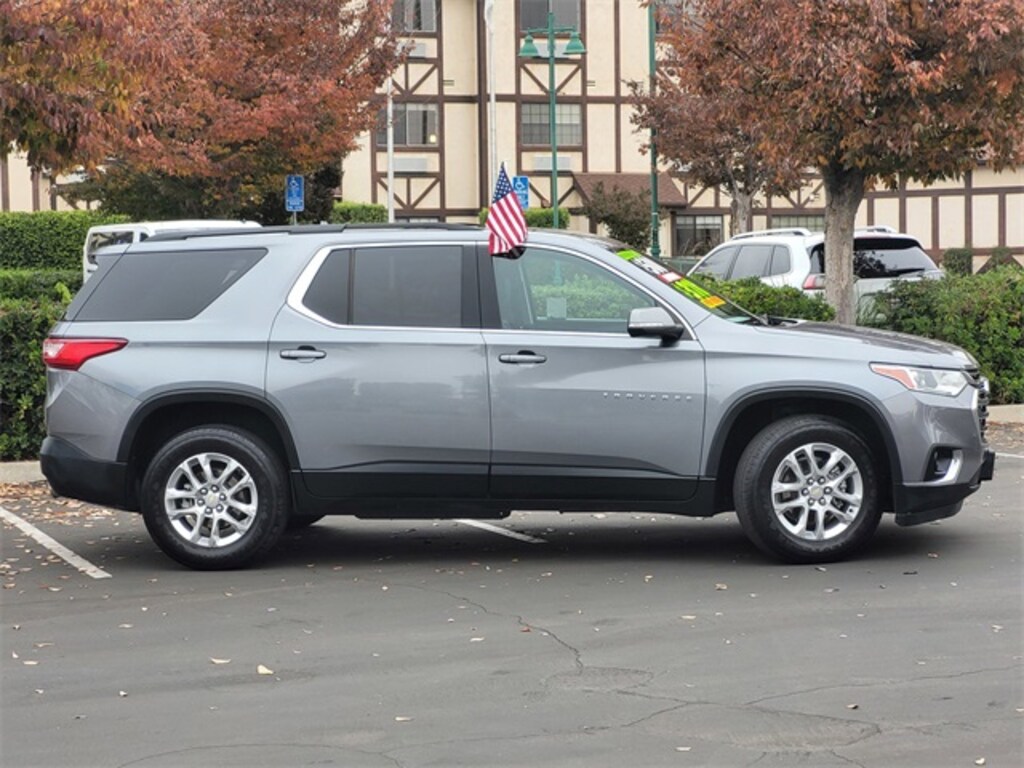 Used 2021 Chevrolet Traverse LT Leather SUV