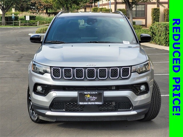 2023 Jeep Compass Limited photo 3