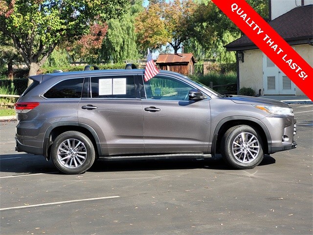 2017 Toyota Highlander XLE photo 4