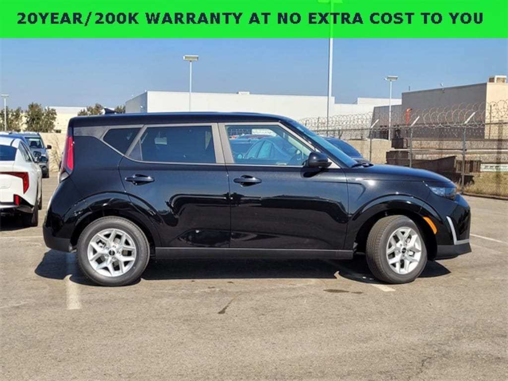 New 2025 Kia Soul LX Hatchback